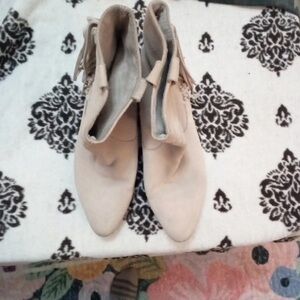 Zara Women's Cream Ankle Boots
